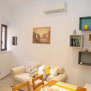 https://la-casetta-di-otto.sicilyhotelsitaly.net